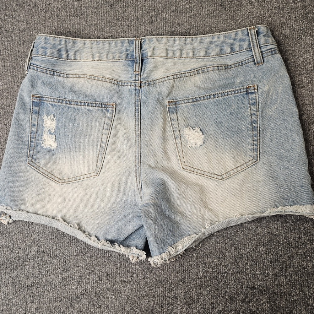 Refuge Women's Jean Shorts Cut Off Buttonfly Distressed Size 12 Festival Cowgirl - Picture 7 of 7